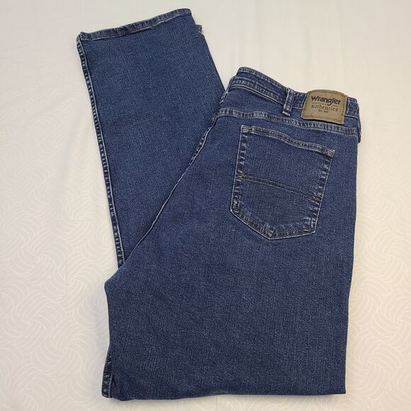 Wrangler Mens StretchJeans Size 40x32 Regular Fit Medium Wash Blue Denim Pockets - Picture 3 of 14